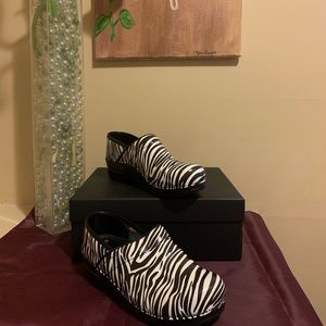 Sanita Zebra Print Comfort Clogs